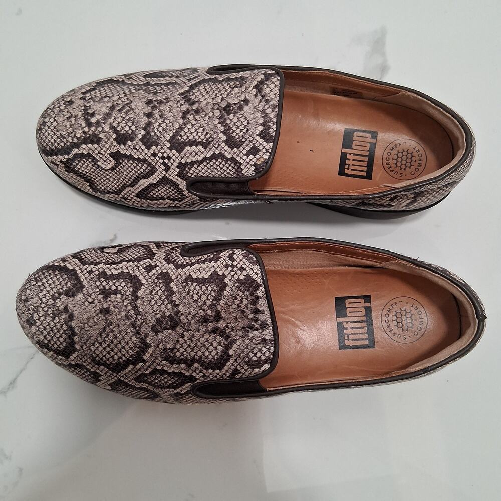 FitFlop Super Comfort Slip on Snake Print Leather Loafer Women Size 7